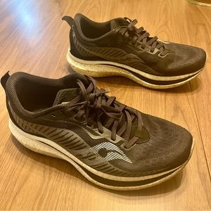 Saucony Endorphin Speed 2